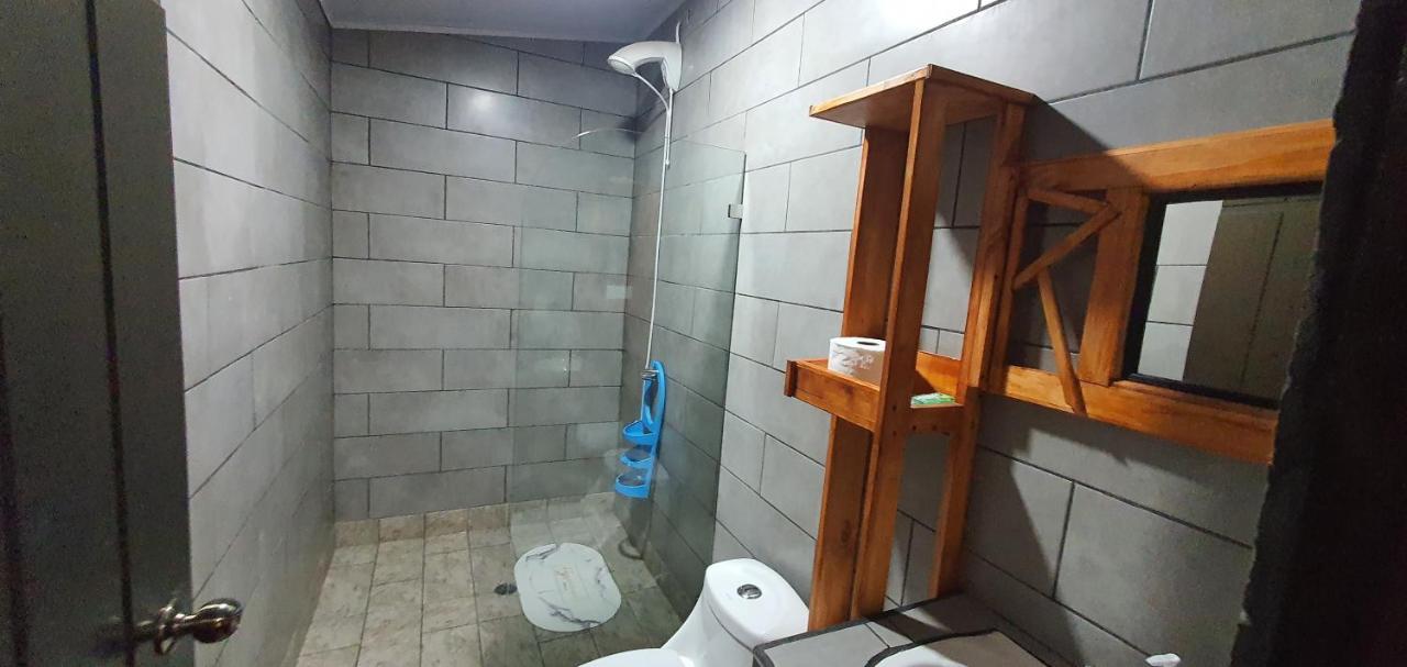 Tio King Hospedaje Turistico Uvita Bagian luar foto